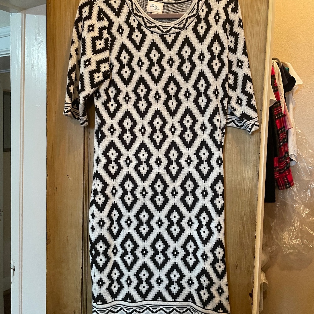Sweater dress with sleeves